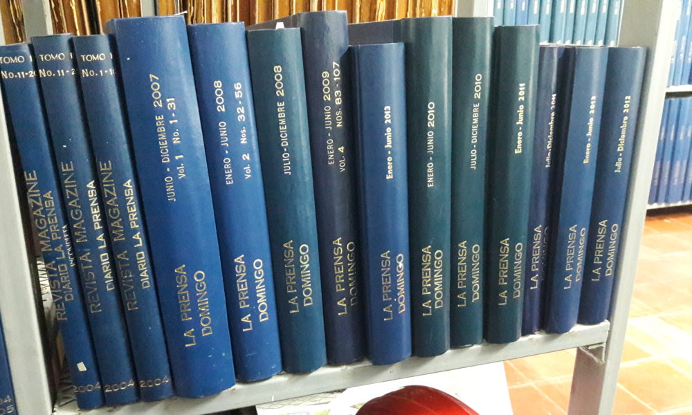 Colección de ediciones del suplemento Revista Domingo, semanario de LA PRENSA.