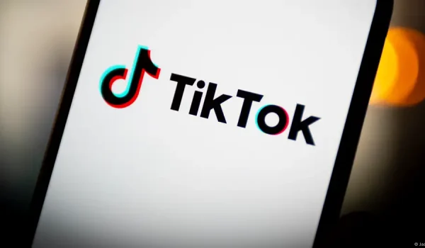 El Congreso de EE.UU. estableció que para que TikTok no sea cerrada en EE.UU. la sociedad que opere la aplicación en el país norteamericano debe quedar lo suficientemente desligada de ByteDance. (Imagen de archivo 16.03.2024)