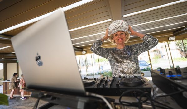 DJ Gloria