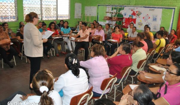 Mined limitará subsidios y obligará a docentes a pagar maestros sustitutos