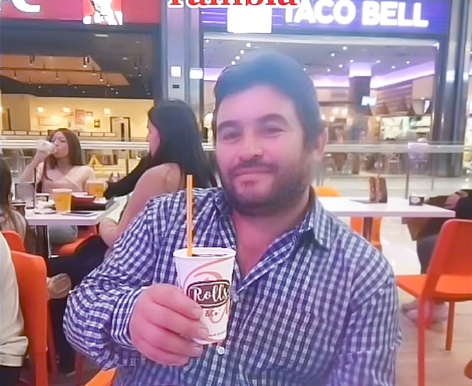 En un centro comercial de Almería. LA PRENSA/ CORTESÍA
