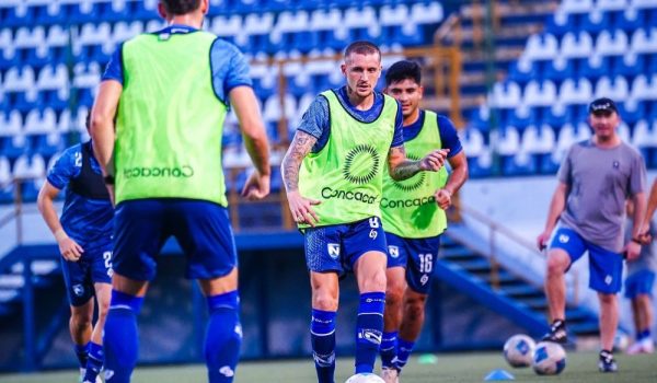 La alineación de Nicaragua contra Costa Rica en su debut en las eliminatorias mundialistas