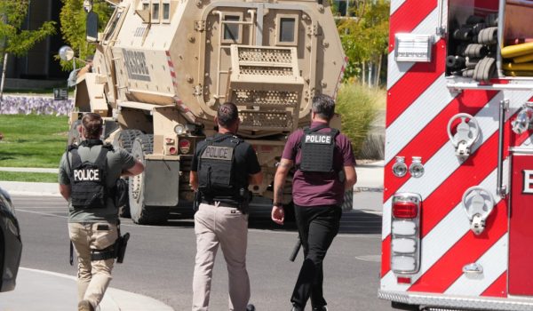 Detienen a sospechoso de asesinar a activista Kirk en EEUU, anuncia jefe del FBI