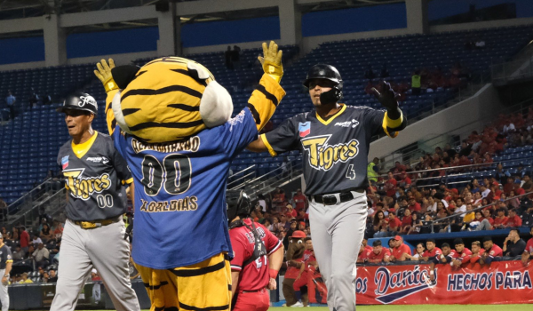 Chinandega golpea con brusquedad a los Dantos  en el arranque de las semifinales