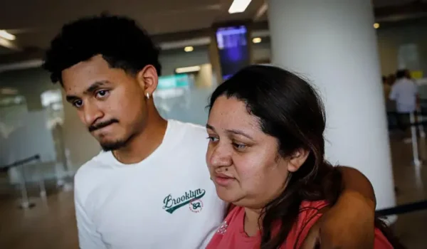 «Me deportaron tras 11 años en EE.UU. y ahora trato de reconstruir mi vida en Honduras, el país donde nací y que desconozco»