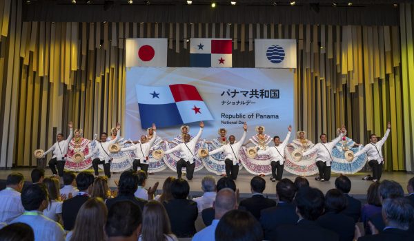 Panamá pone en relieve sus raíces indígenas en su Día Nacional en la Expo de Osaka