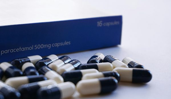 Existe un debate desatado por Donald Trump sobre el uso del paracetamol durante el embarazo. Foto: Suzy Hazelwood/Pexels