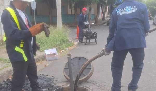 Enacal investiga posible fuga de aguas negras que contamina agua potable en el reparto San Antonio