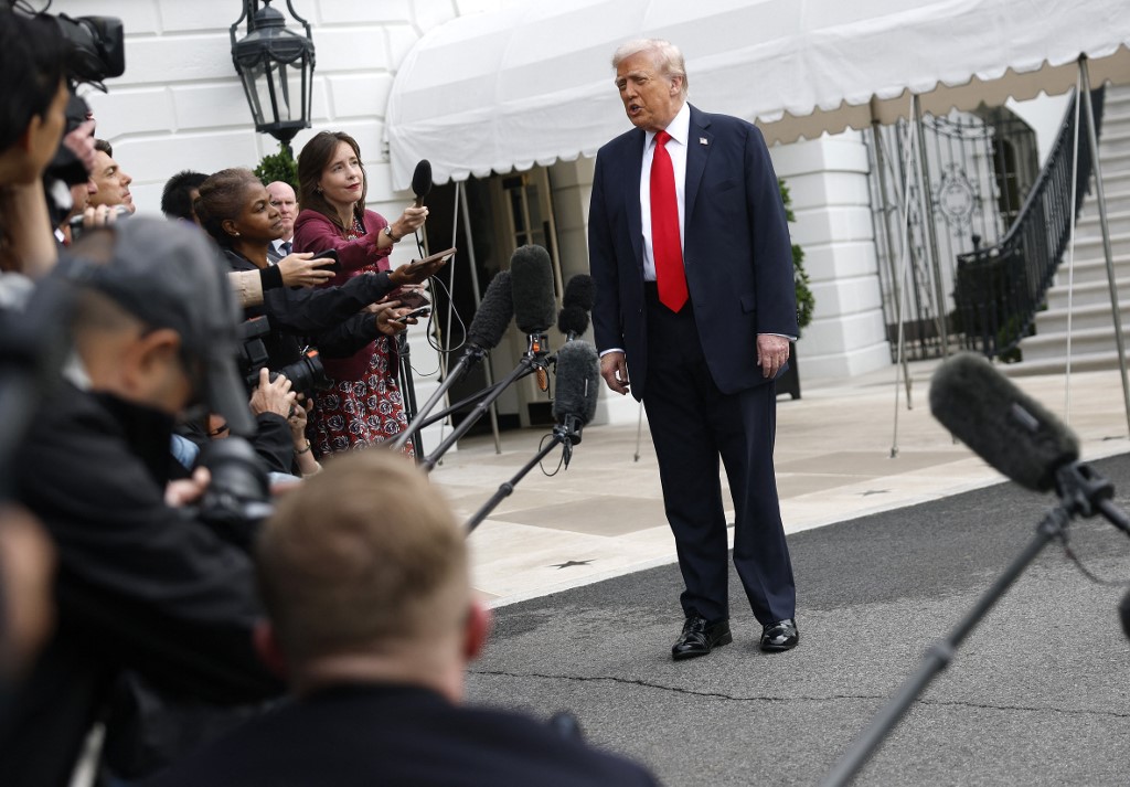 Donald Trump ante la prensa 