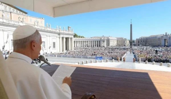 El Papa ante los miles de participantes del Jubileo de los Operadores de Justicia, este sábado en el Vaticano. | Crédito: Vatican Media.