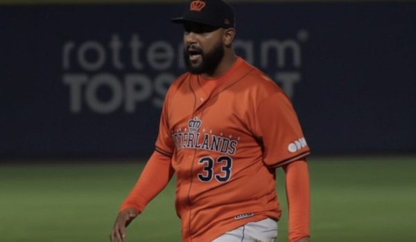 Peloteros destacados de la Liga Profesional brillan en el campeonato europeo de beisbol