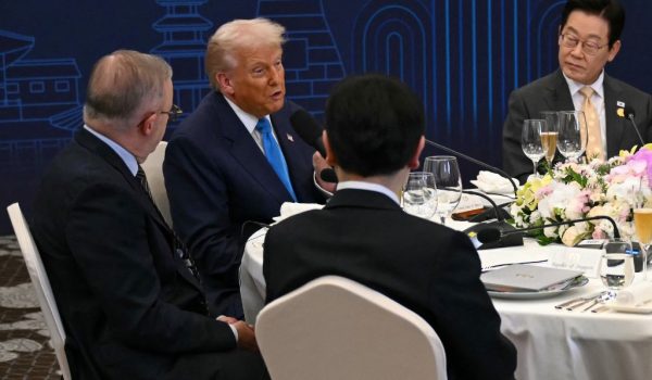 Trump lamenta que no se le «permita» disputar un tercer mandato