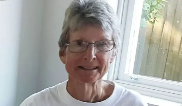 Suzanne Rees fue encontrada muerta horas después de que el crucero en el que viajaba la dejara en una isla remota de Australia.
