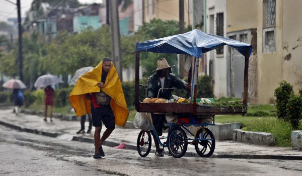 Inundaciones y deslaves en el oriente de Cuba por el paso del potente huracán Melissa