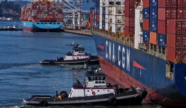 Trump anuncia aranceles adicionales del 100% contra China