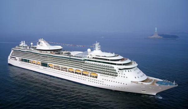 Crucero llega a Miami con 98 personas infectadas de norovirus