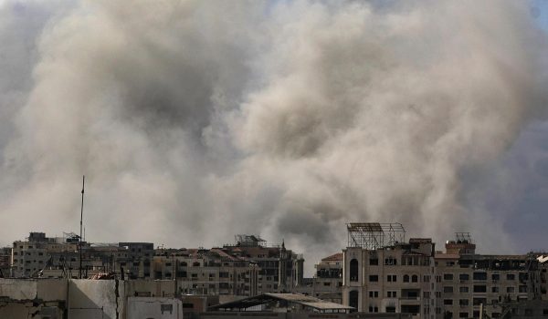 Bombardeo del Ejército israelí en Gaza. EFE/EPA/MOHAMMED SABER