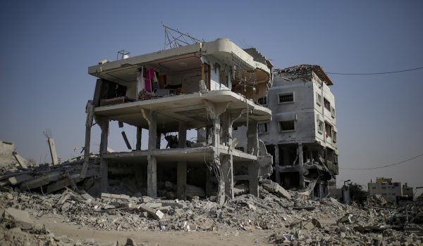 Foto archivo. Edificios destruidos en el gravemente dañado vecindario de Sheikh Redwan de la ciudad de Gaza, 23 de octubre de 2025. EFE/EPA/MOHAMMED SABER