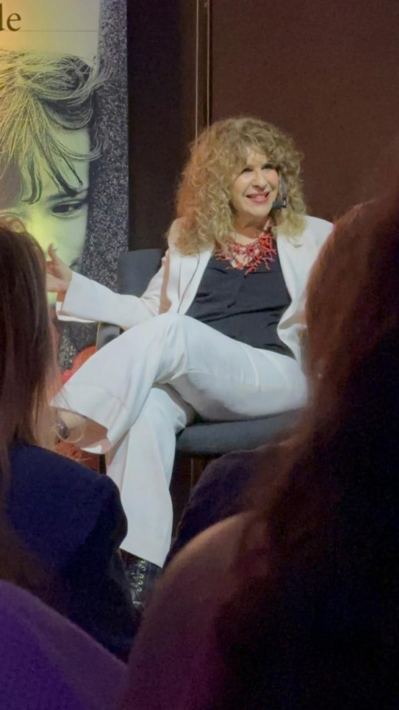 Gioconda Belli cuando presentó Un silencio lleno de murmullos en San José, Costa Rica. LA PRENSA/Nayel Martínez