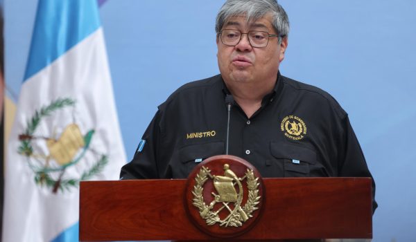 El ministro de Gobernación (Interior) de Guatemala, Francisco Jiménez, habla en una rueda de prensa este 13 de octubre de 2025, en el Palacio Nacional de la Cultura en Ciudad de Guatemala (Guatemala). EFE/ Mariano Macz