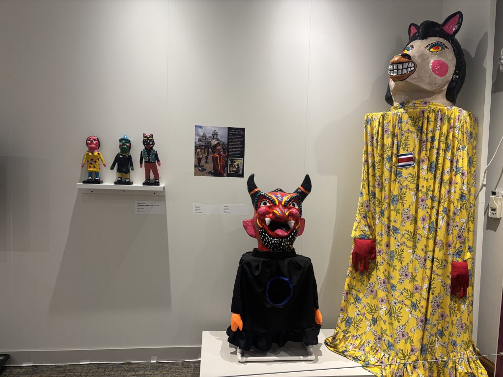 Una de las secciones de la exposición costarricense está dedicada a las máscaras de don Alfonso Vega Coto, conocido artísticamente como Pocho. LA PRENSA/CORTESIA