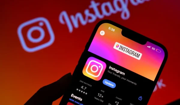 La aplicación Instagram restringirá algunos contenidos para las cuentas de adolescentes. Foto: Road Contenido/Pexels