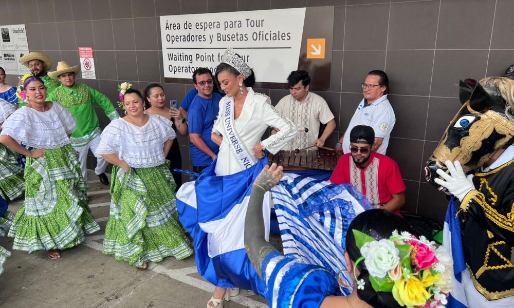 Itza Castillo cuando arribó a Costa Rica. LA PRENSA