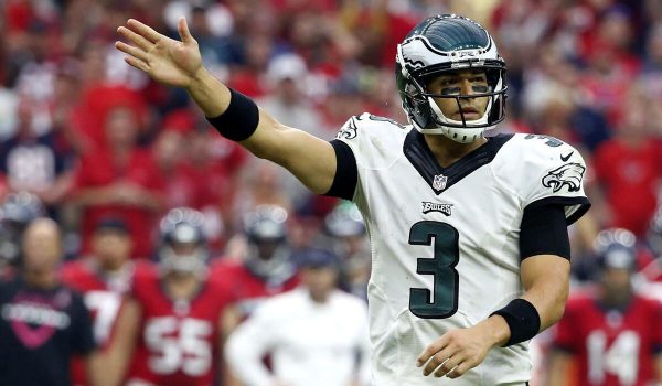 Apuñalan a exmariscal de campo de la NFL y se encuentra hospitalizado