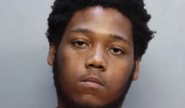 Osher Pittman, acusado de agresión sexual a menores de edad en Miami, Florida. Foto: Correcciones y Rehabilitación del Condado de Miami-Dade