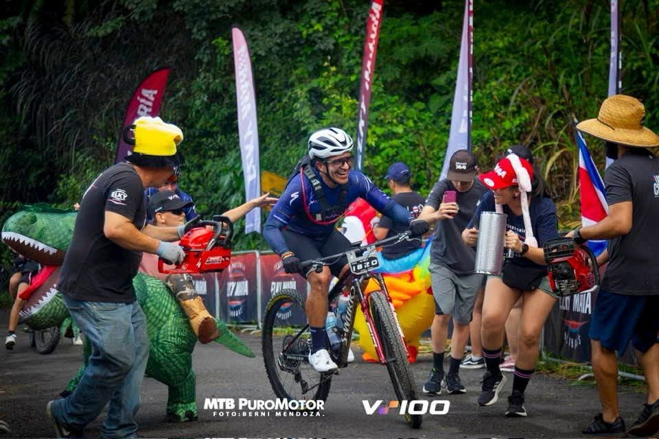Huáscar González es un entusiasta del ciclismo