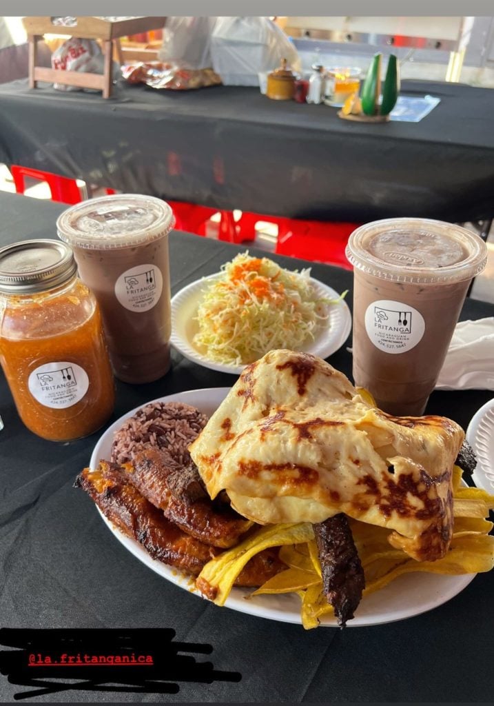 Platos en L.A. Fritanga