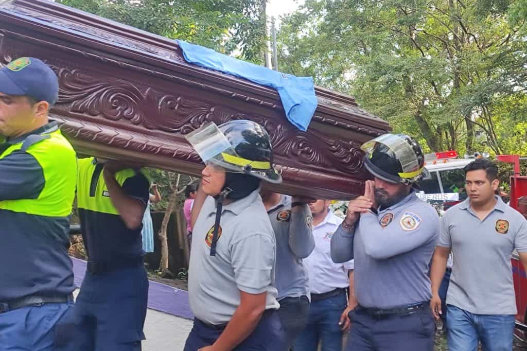 Entierro de joven bombero y enfermero de Nindirí. Foto LA PRENSA.