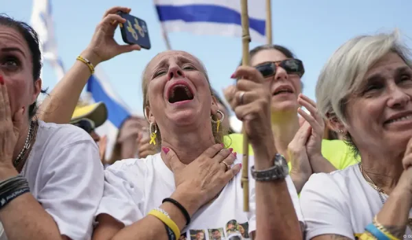 Familiares de rehenes israelíes