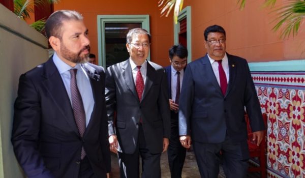 Valdrack Jaentschke admite que las relaciones con China dependen de Laureano Ortega