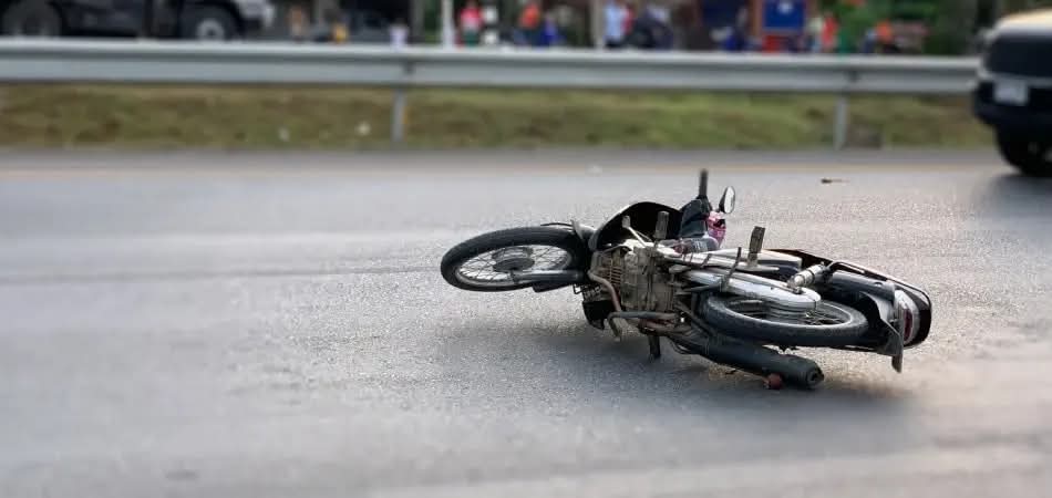 Motociclista fallece el sábado en accidente de tránsito. Foto tomada de la oficialista La Primerísima/Facebook.