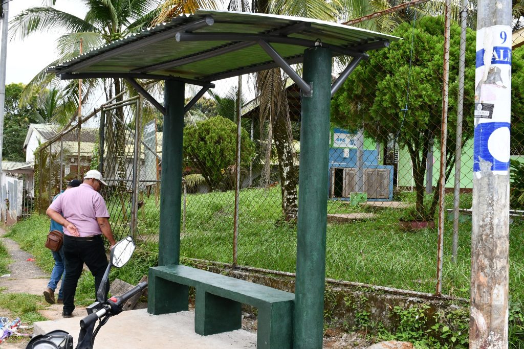 para de buses que construyó la Alcaldía de Bluefields