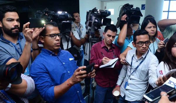 RSF denuncia «patrón represivo» contra la prensa independiente en El Salvador