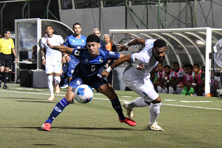 La selección nicaragüense de futbol cuajó un gran partido en las eliminatorias mundialistas frente a Honduras, a la que derrotó 2 a cero. LA PRENSA/ AFP