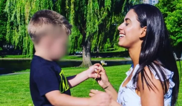 Bruna Caroline Ferreira, quien es madre del sobrino de la portavoz de la Casa Blanca, Karoline Leavitt, está detenida en unas instalaciones del ICE en Luisiana.
