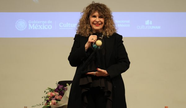 Gioconda Belli recibió el Premio Carlos Fuentes 2025 en Ciudad de México. Foto: Facebook/Libros UNAM