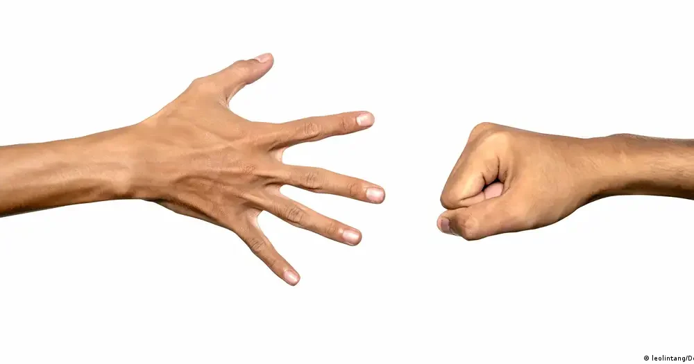 La neurociencia revela que nuestro mayor obstáculo en el juego de piedra, papel o tijera es nuestra propia incapacidad para generar secuencias aleatorias.