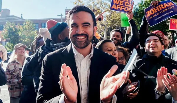 Zohran Mamdani en un acto de campaña.