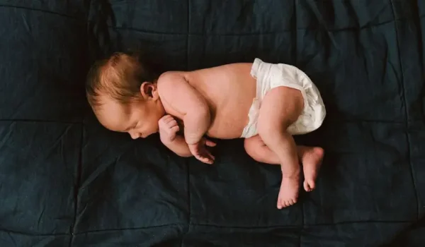 Lo que las primeras heces de un bebé revelan sobre el futuro de su salud