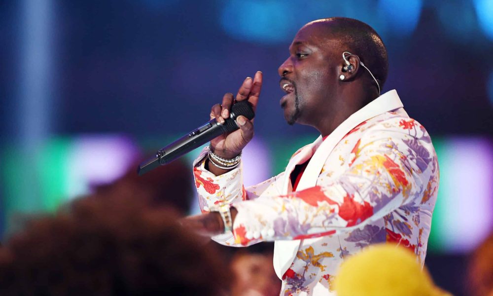 Cantante estadounidense Akon durante un concierto/Foto: MTV