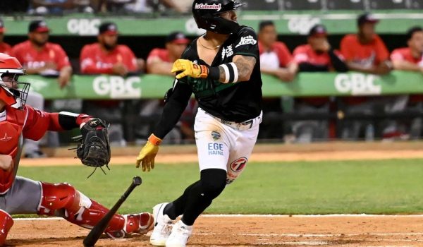 Ismael Munguía sigue encendido en Dominicana y Stiven Cruz se hace notar en Venezuela
