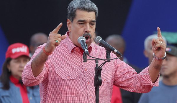 Fotografía de archivo que muestra al presidente de Venezuela, Nicolás Maduro, hablando durante un evento en Caracas (Venezuela). EFE/ Miguel Gutiérrez/ ARCHIVO