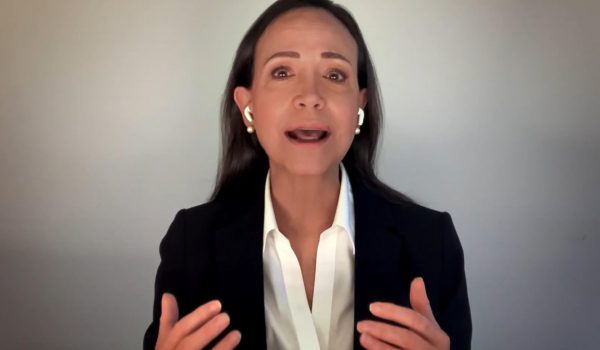 Captura de video tomada de la cuenta oficial @mariacorinamachado en la red social Instagram de la líder opositora venezolana María Corina Machado, durante un comunicado, este martes. EFE/ @mariacorinamachado