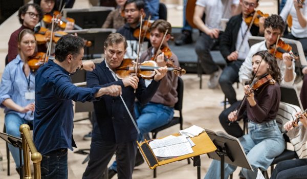 La Escuela de Música Reina Sofía debuta en Estados Unidos bajo la batuta de Andrés Orozco