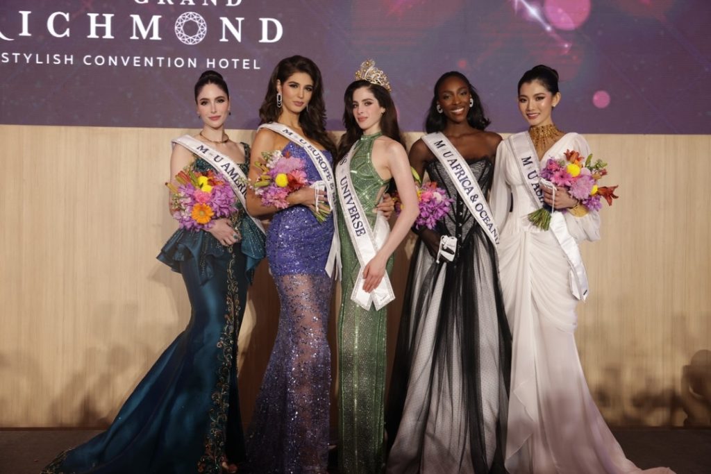 Reinas Continentales 2025 de izquierda a derecha, Miss América; Miss Europa y Medio Oriente; Miss Universo Fátima Bosch (C); Miss África y Oceanía y Miss Asia. Foto: Facebook/Miss Universe