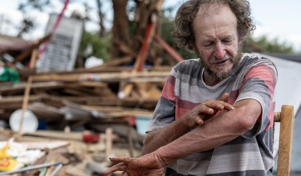 «Aquí era mi casa y no sobró nada», dicen víctimas de tornado que devastó ciudad de Brasil